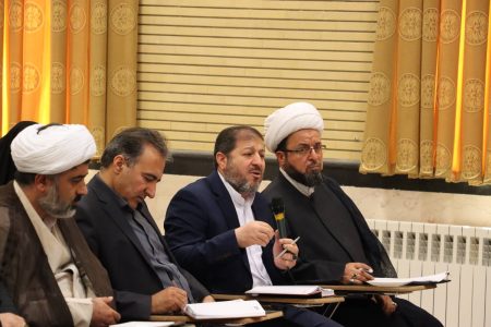 امر به معروف ونهی از منکر باید با احترام و صمیمیت انجام باشد