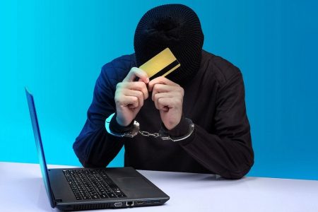 دستگیری کلاهبردار ۴ هزار و ۵۰۰ میلیاردی در ایلام