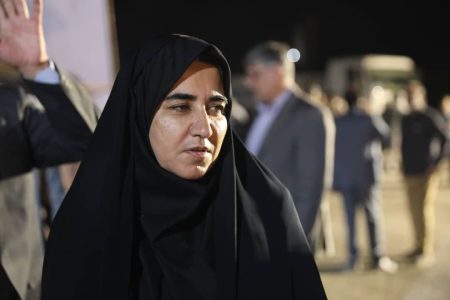 برداشت نفت از میدان آذر از ۶۵ هزار به ۲۰ هزار بشکه کاهش یافته است/ وزارت نفت باید ورود کند