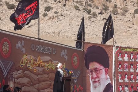 انقلاب اسلامی از خون شهیدان سرافراز است