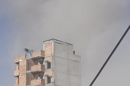 سحرگاه امروز پنج انفجار شدید در مهران رخ داده است