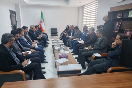 همه دستگاه‌ها در شرایط جنگ اقتصادی برای تامین مایحتاج مردم پای کار باشند