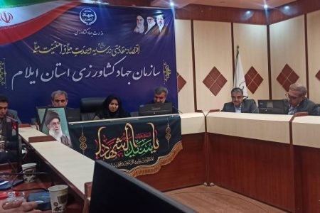 ایستادگی ما در برابر ابرقدرت‌ها، محصول هم‌افزایی دولت، مردم و نیروهای مسلح است