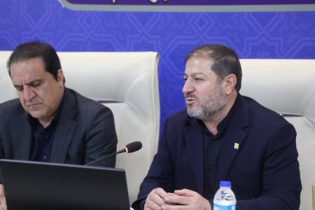در اجرای قانون با هیچ‌کس تعارف نداریم و در برابر هیچ فشاری عقب‌نشینی نمی‌کنیم